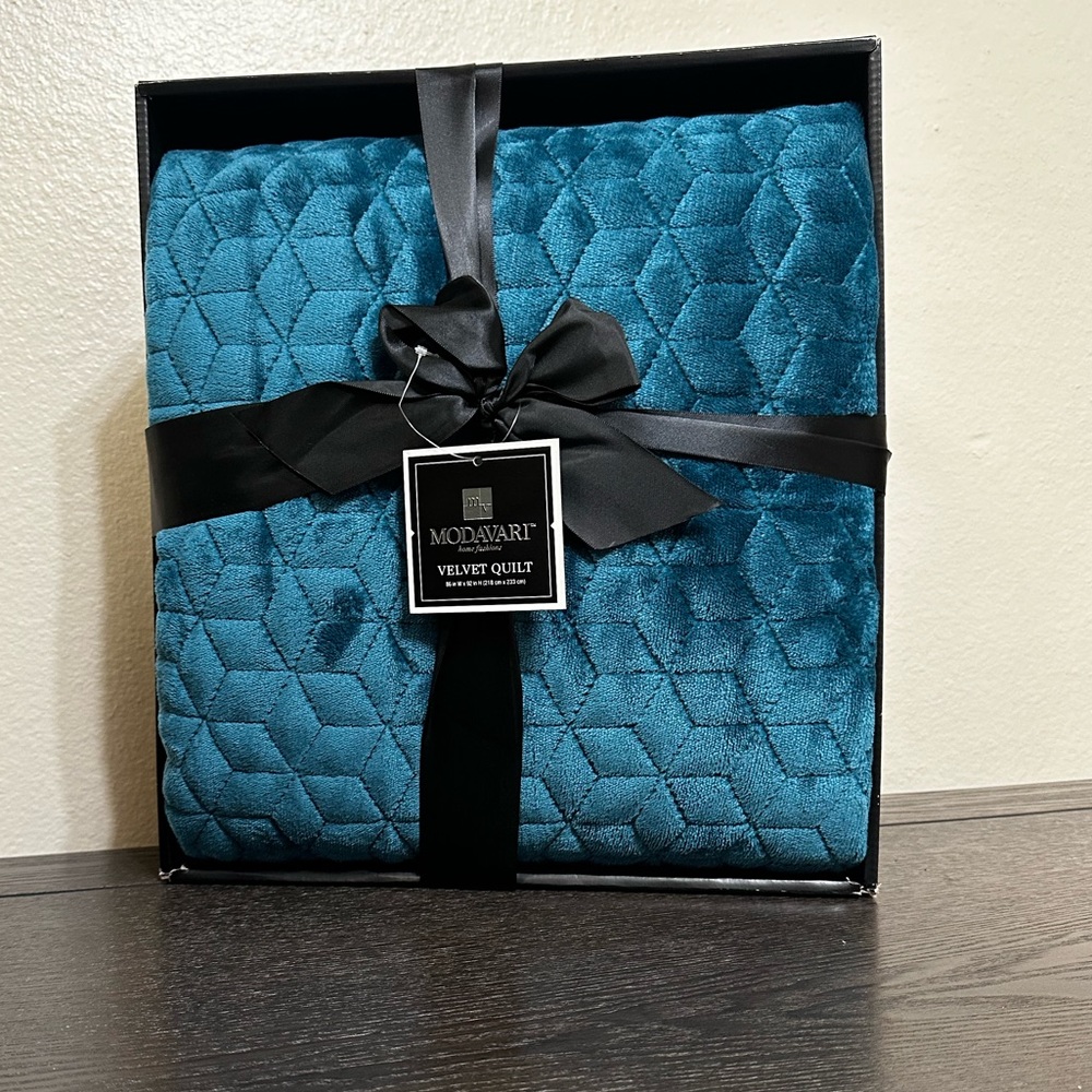 Modavari Velvet Quilt